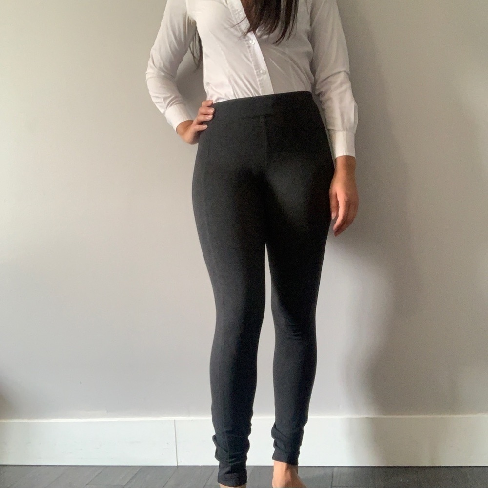 RW&CO. Womans dark grey skinny pants size small